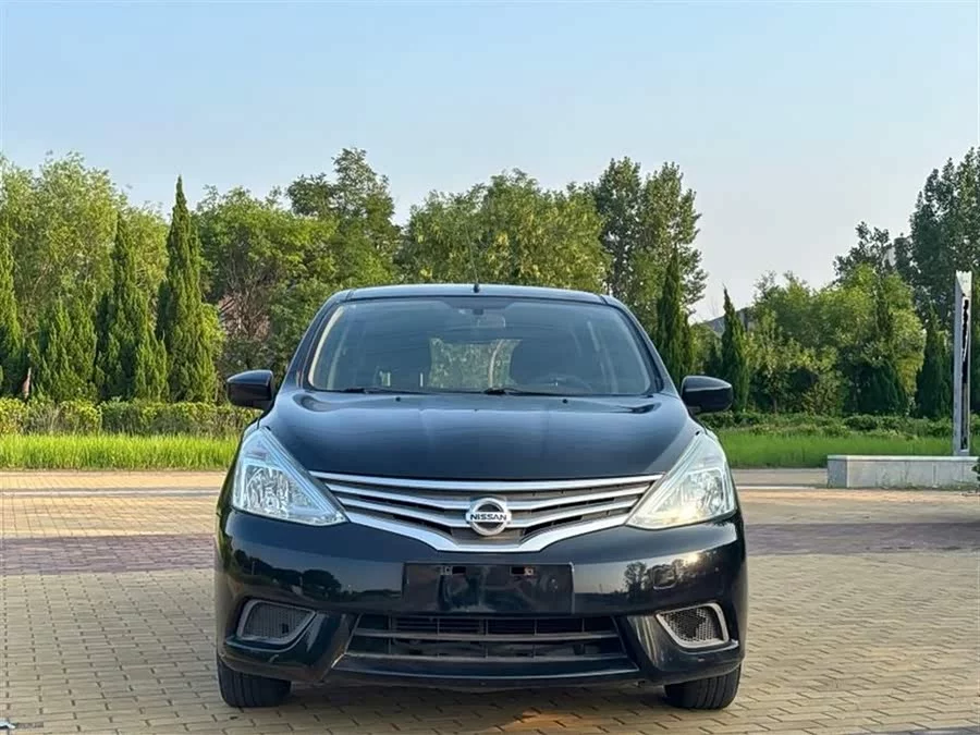 Nissan Livina