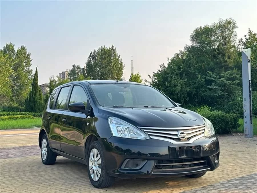 Nissan Livina
