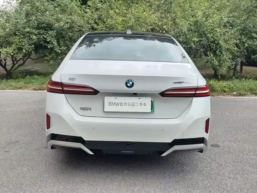 BMW i5