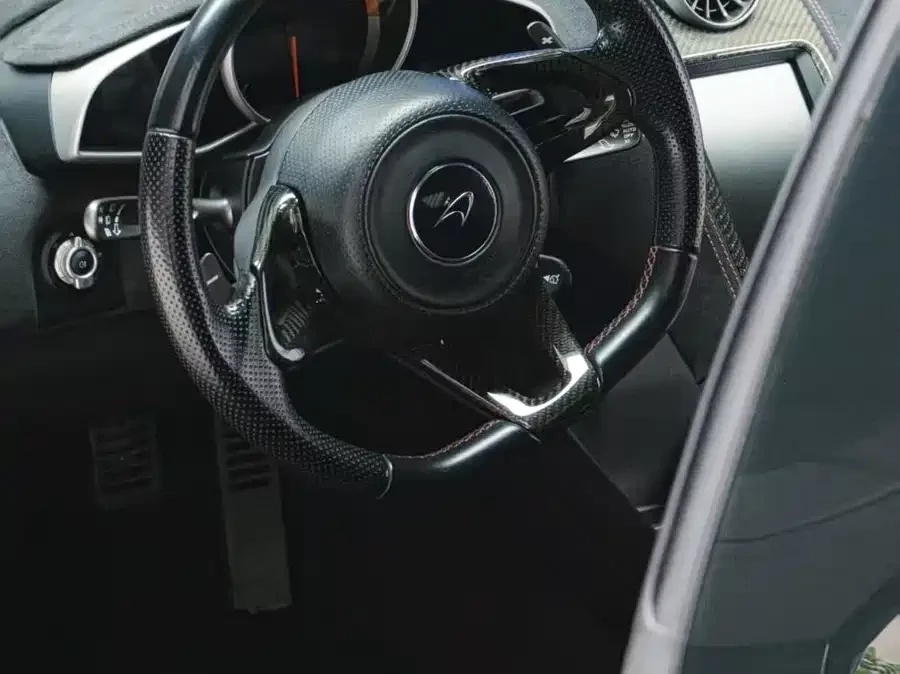 McLaren 650S