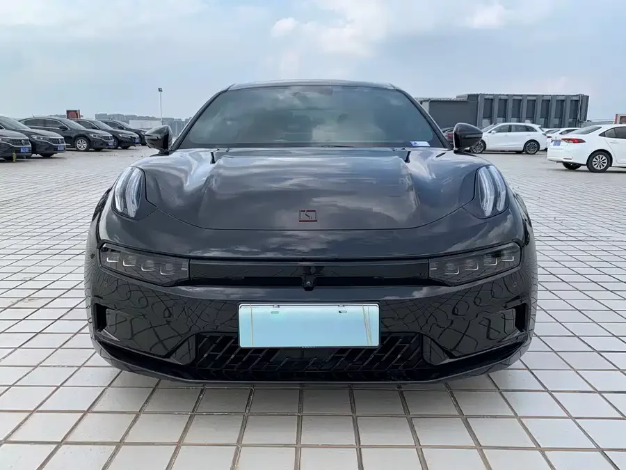 Zeekr 001