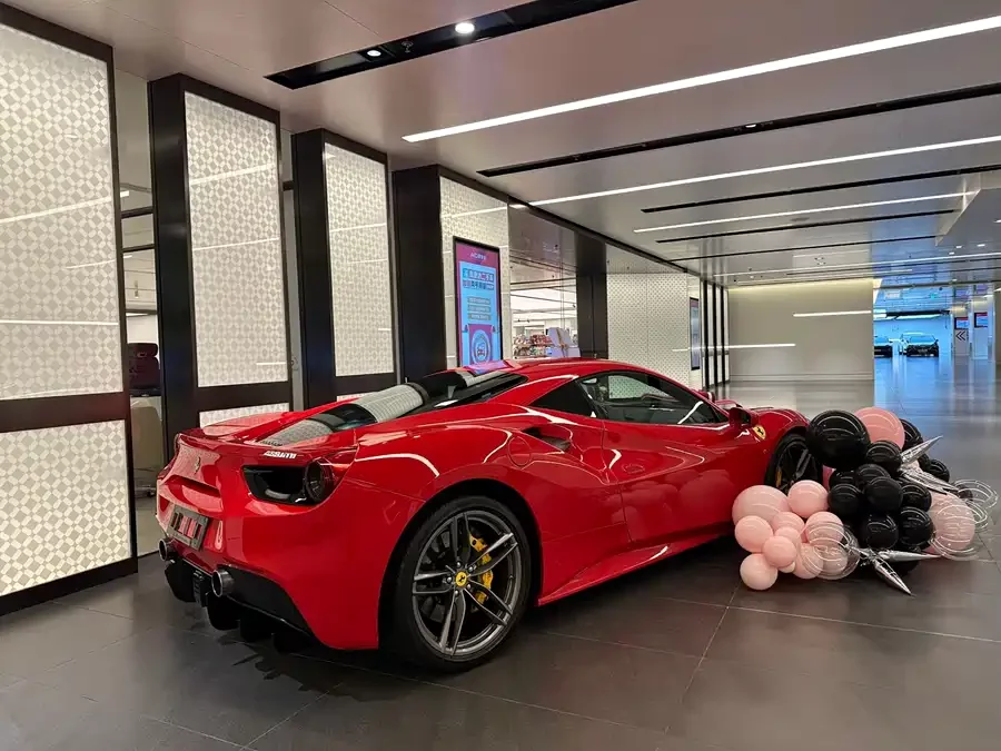 Ferrari 488