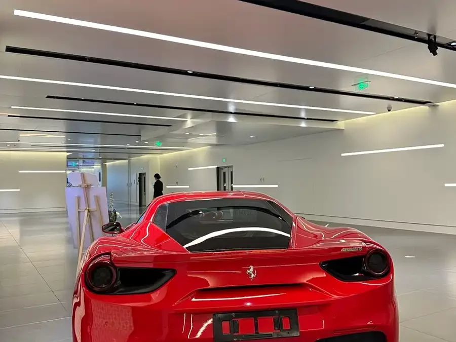 Ferrari 488