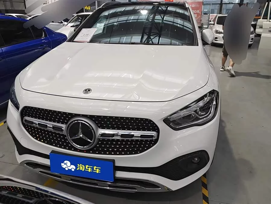 Mercedes Benz GLA