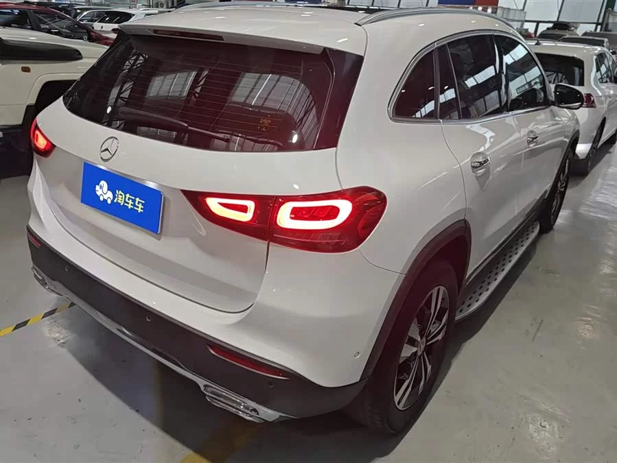 Mercedes Benz GLA
