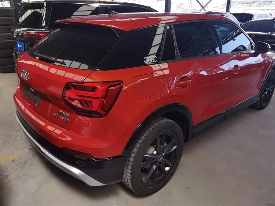 Audi Q2L