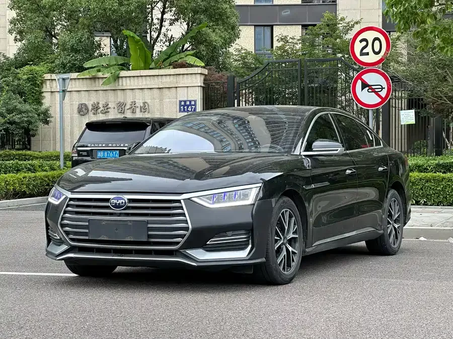 BYD e9