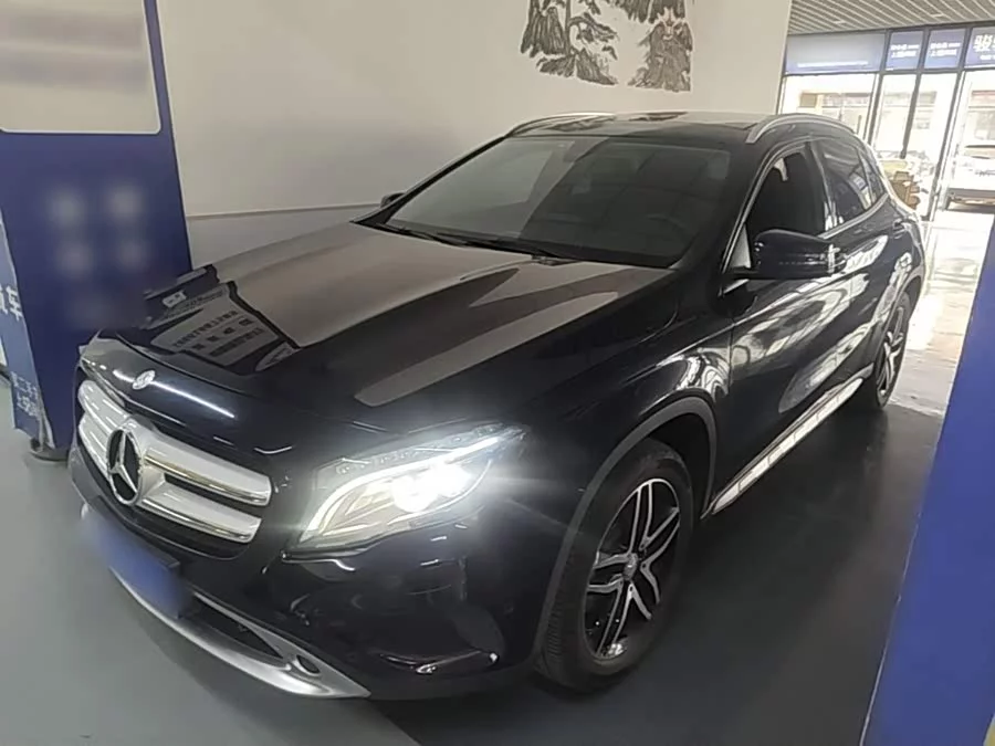 Mercedes Benz GLA