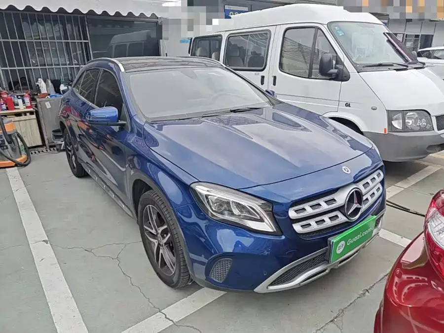 Mercedes Benz GLA