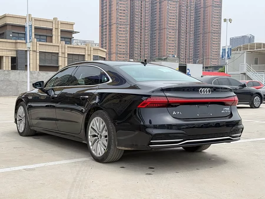Audi A7L