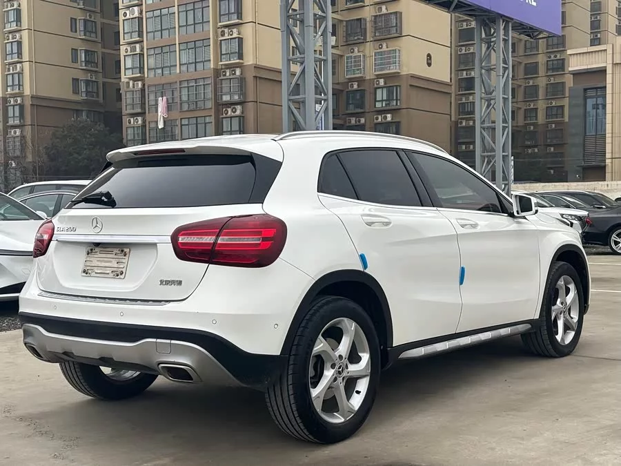 Mercedes Benz GLA