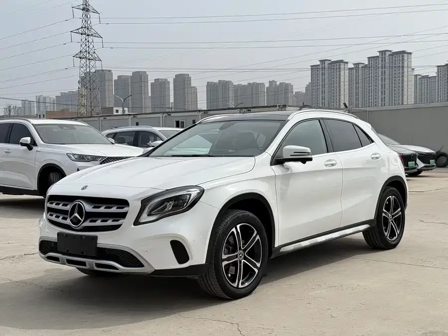 Mercedes Benz GLA