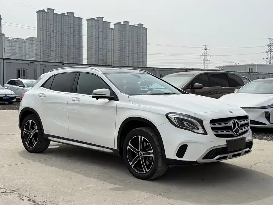 Mercedes Benz GLA