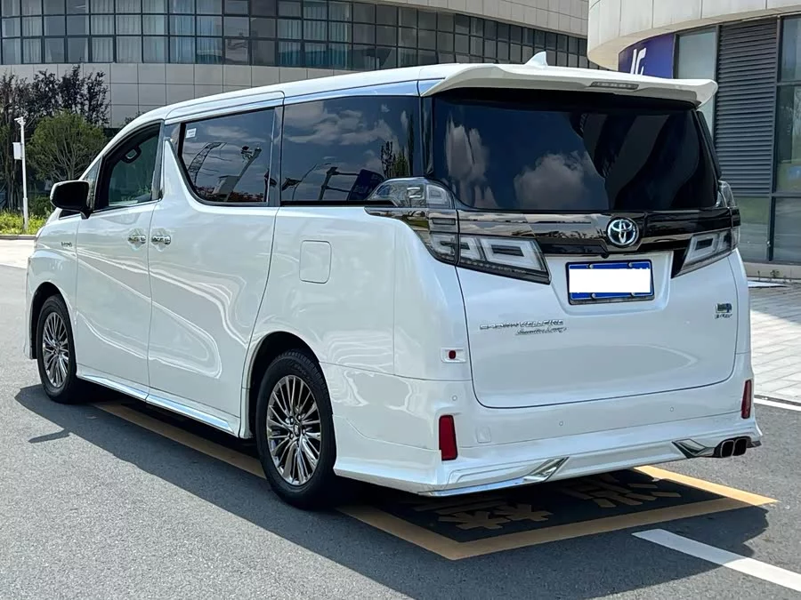 Toyota Crown Vellfire