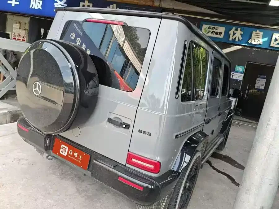 Mercedes Benz G-rated