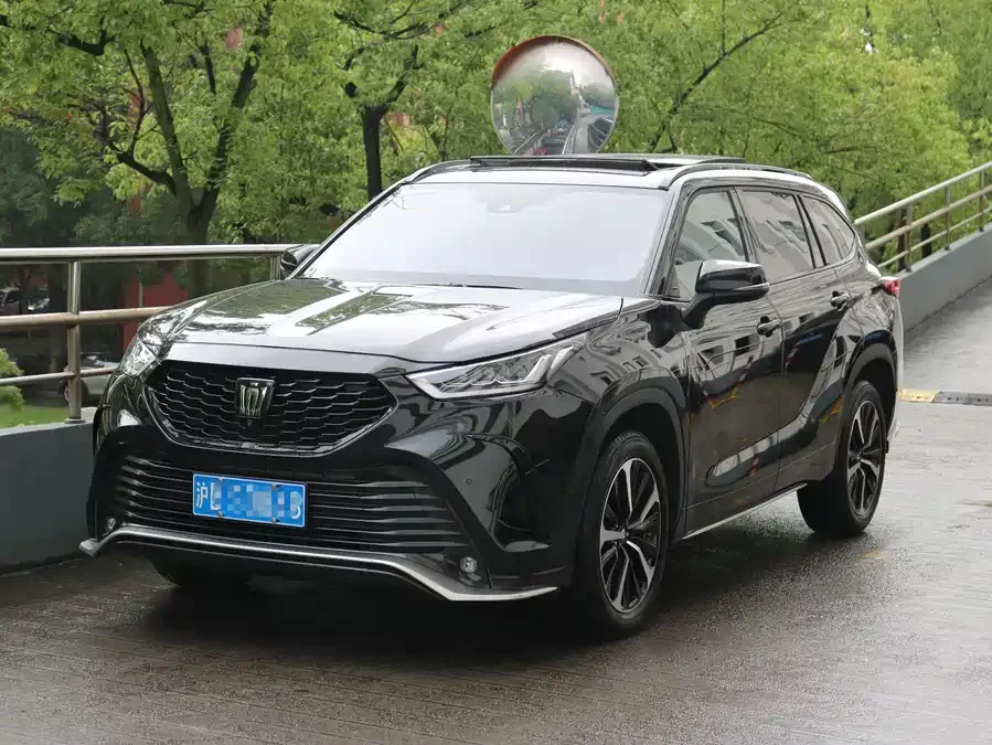 Toyota Crown Land