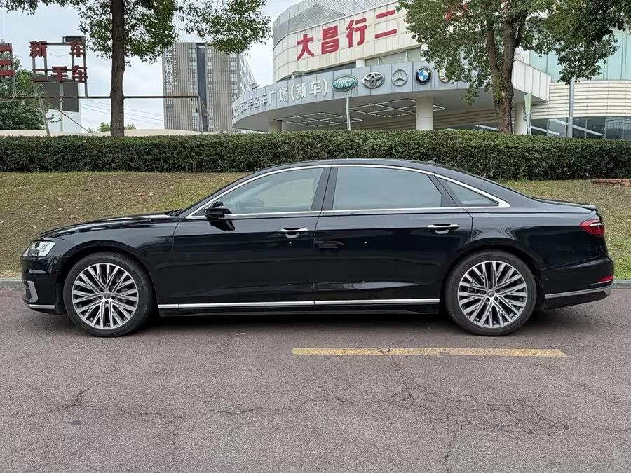 Audi A8