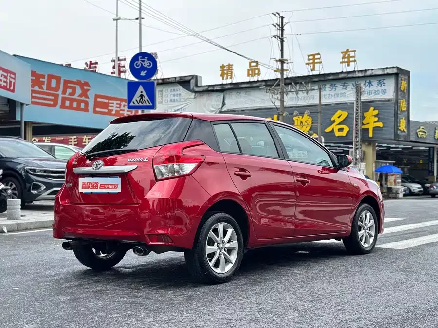 Toyota YARiS L