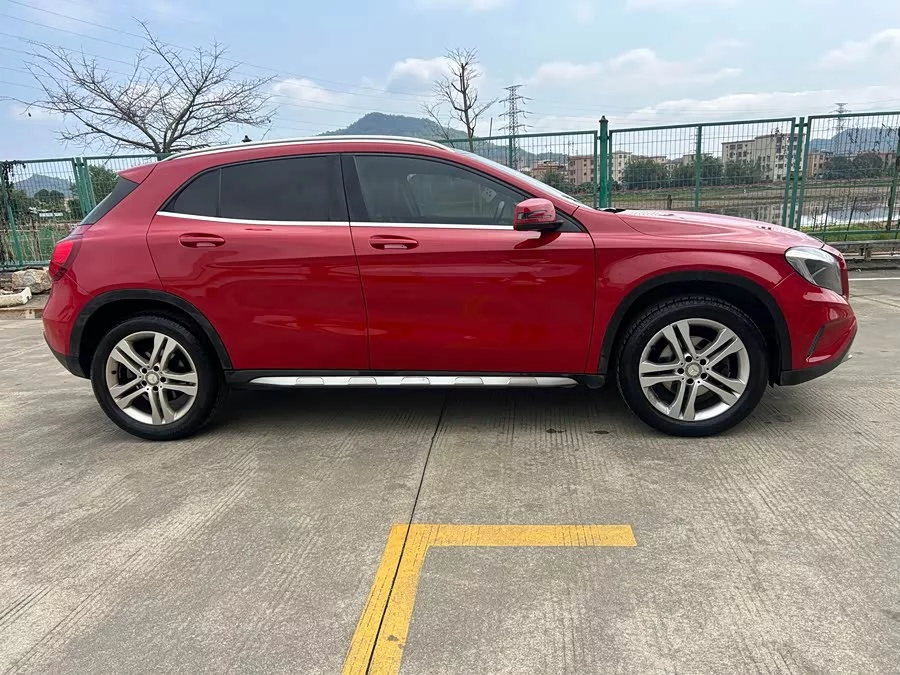 Mercedes Benz GLA