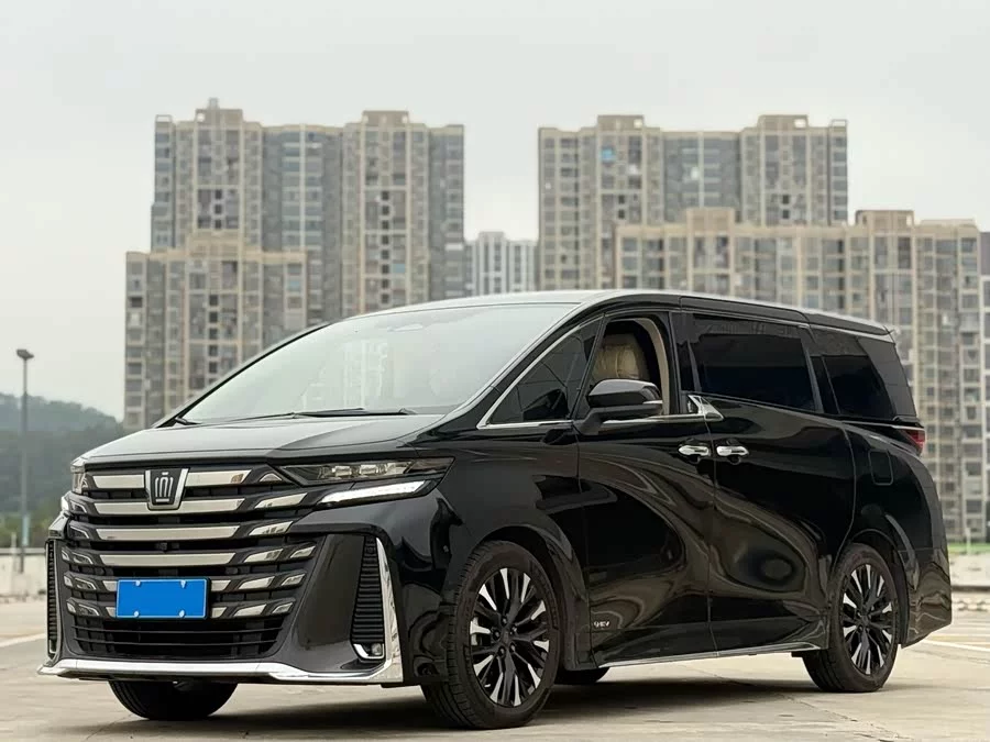 Toyota Crown Vellfire
