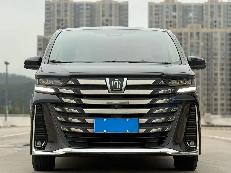 Toyota Crown Vellfire