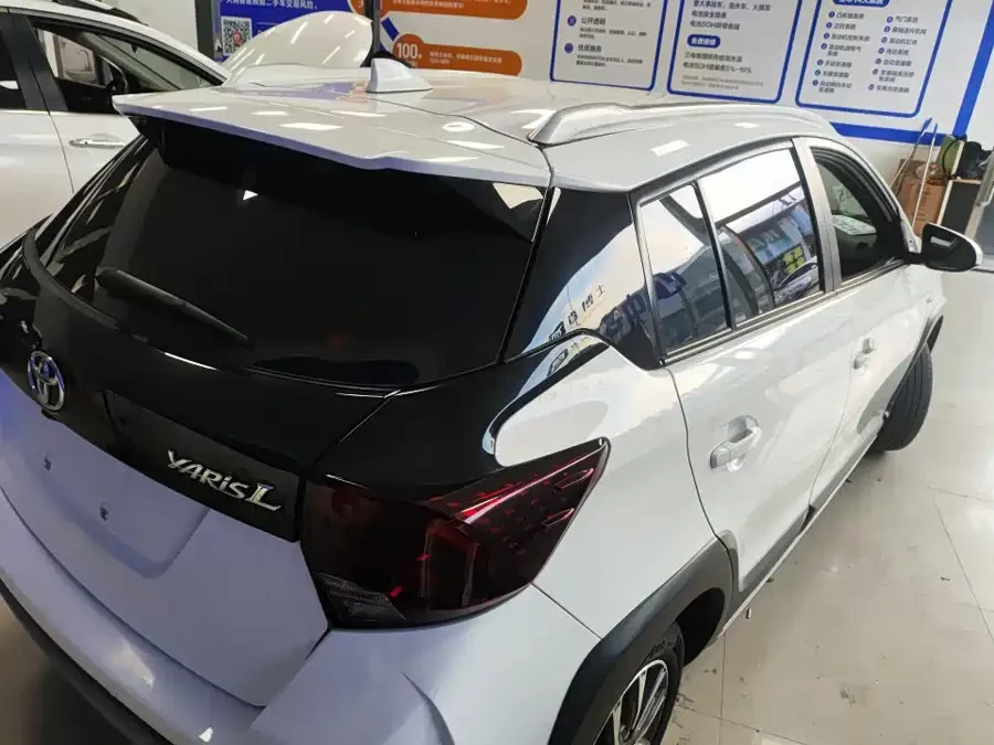 Toyota YARiS L