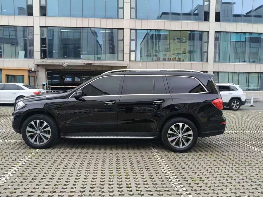 Mercedes Benz GL-Class
