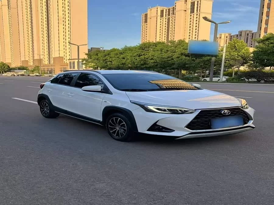 Toyota YARiS L