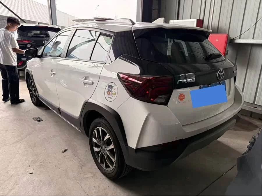 Toyota YARiS L