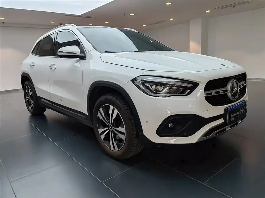 Mercedes Benz GLA