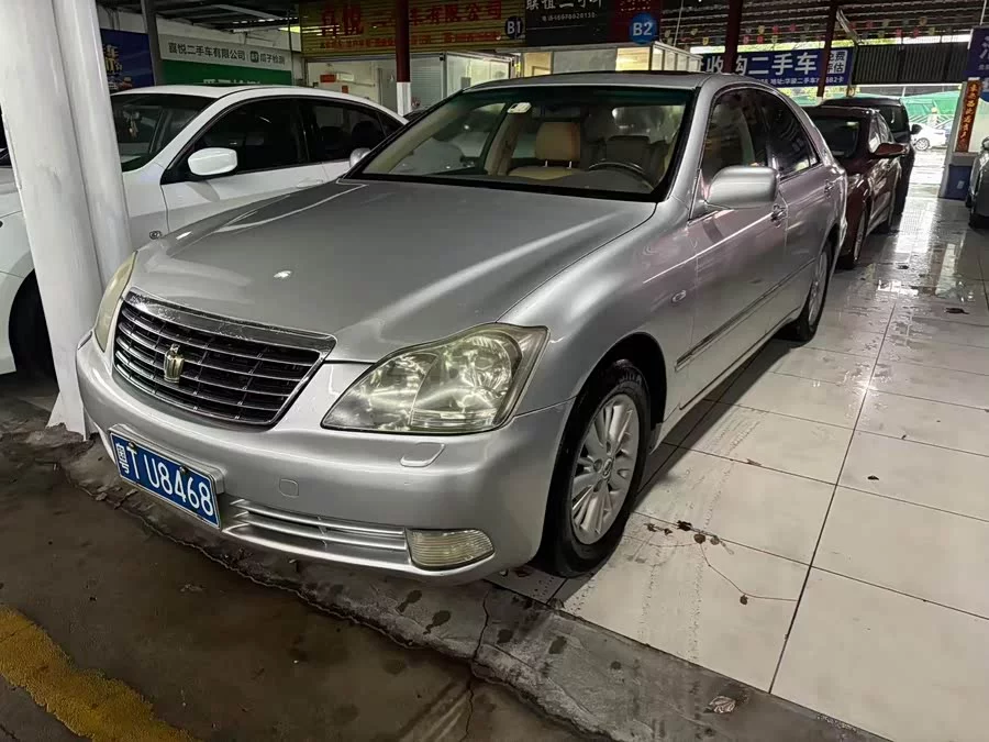 Toyota crown