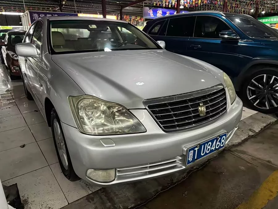 Toyota crown