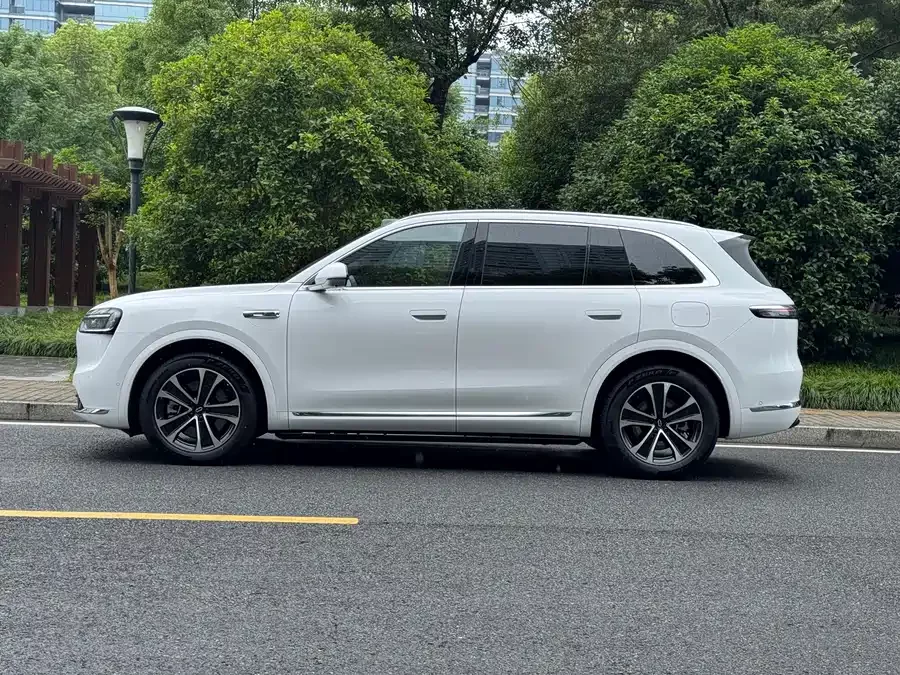 AITO Wenjie M7