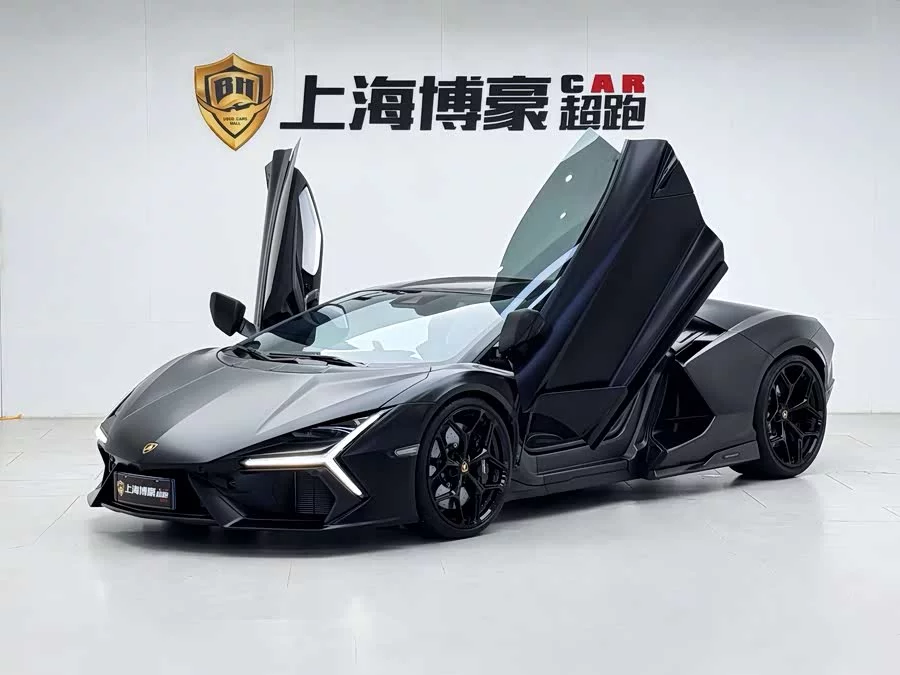 Lamborghini Revuelto
