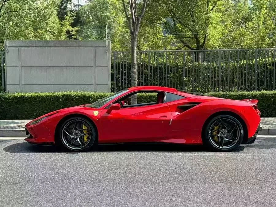 Ferrari F8
