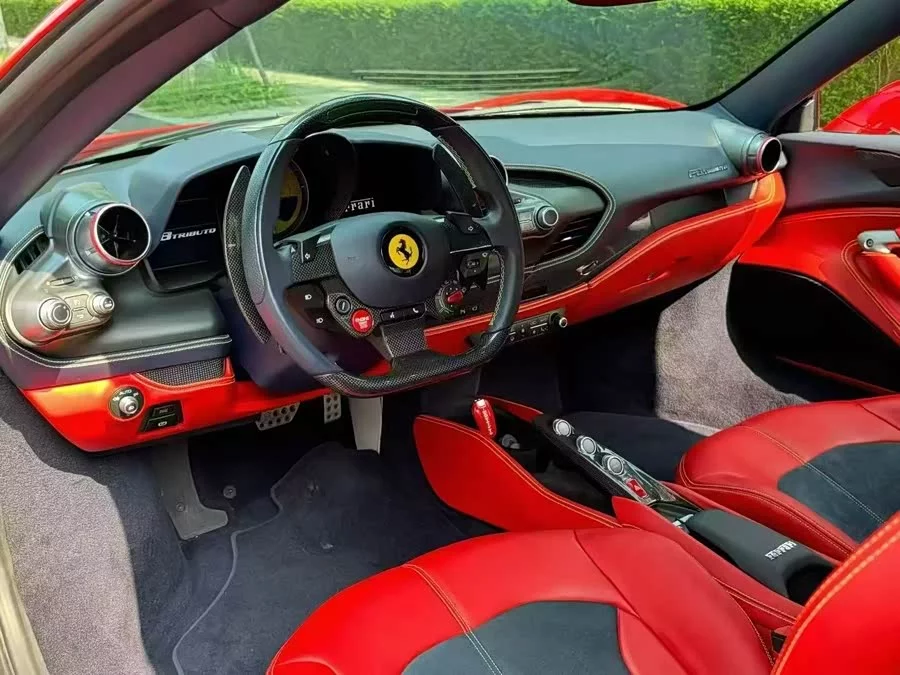 Ferrari F8