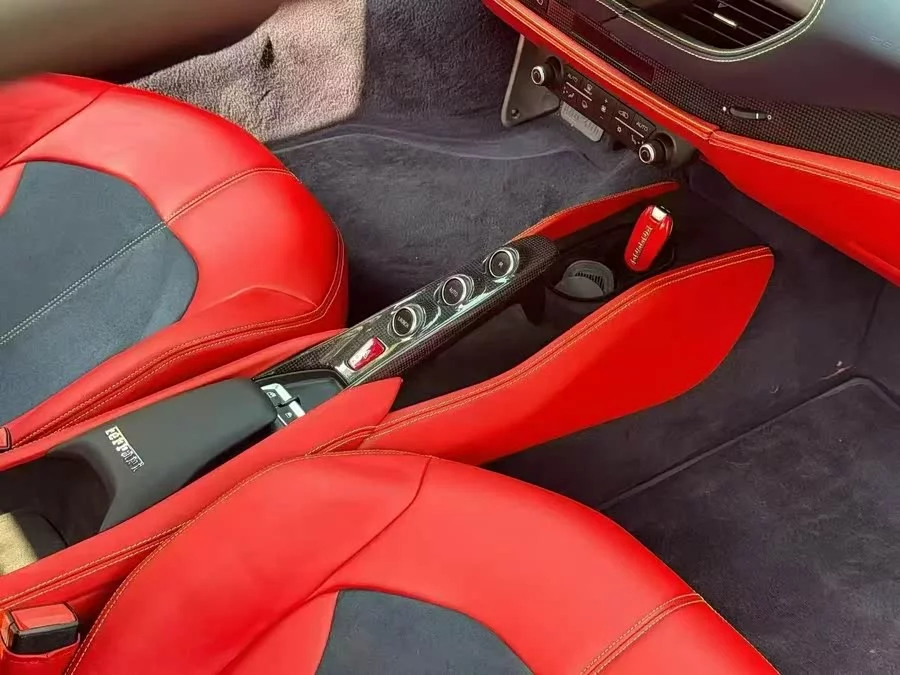 Ferrari F8