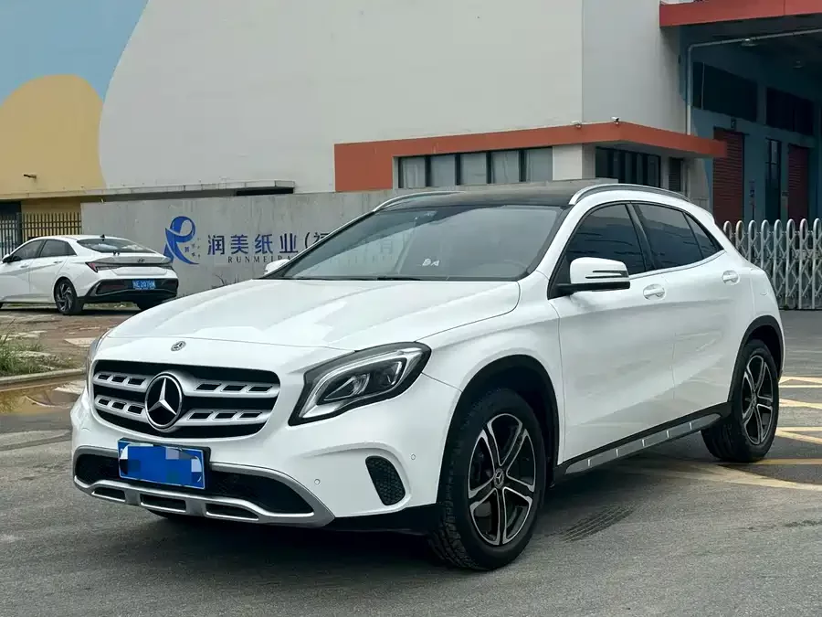 Mercedes Benz GLA