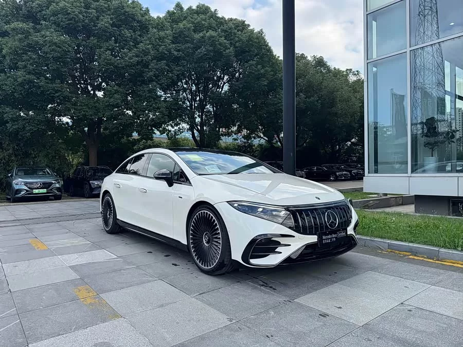 Mercedes Benz EQS AMG