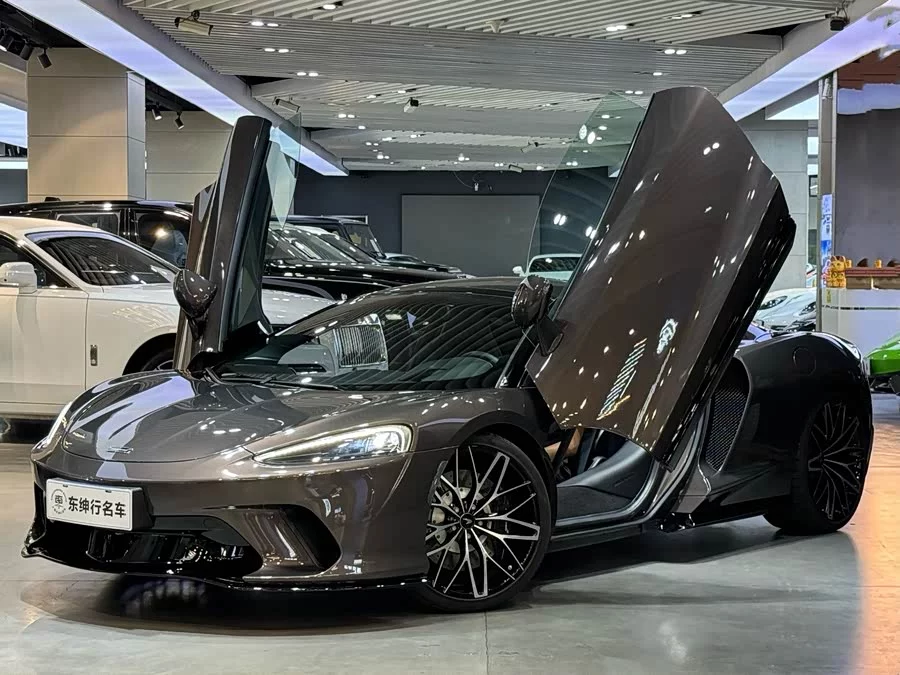 McLaren GT