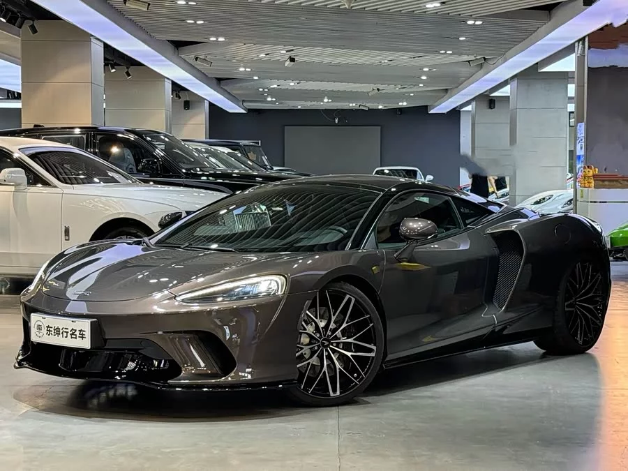 McLaren GT
