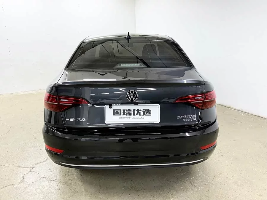 Volkswagen Sagitar