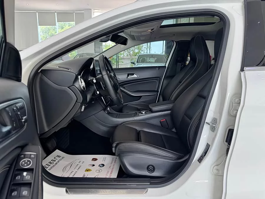 Mercedes Benz GLA