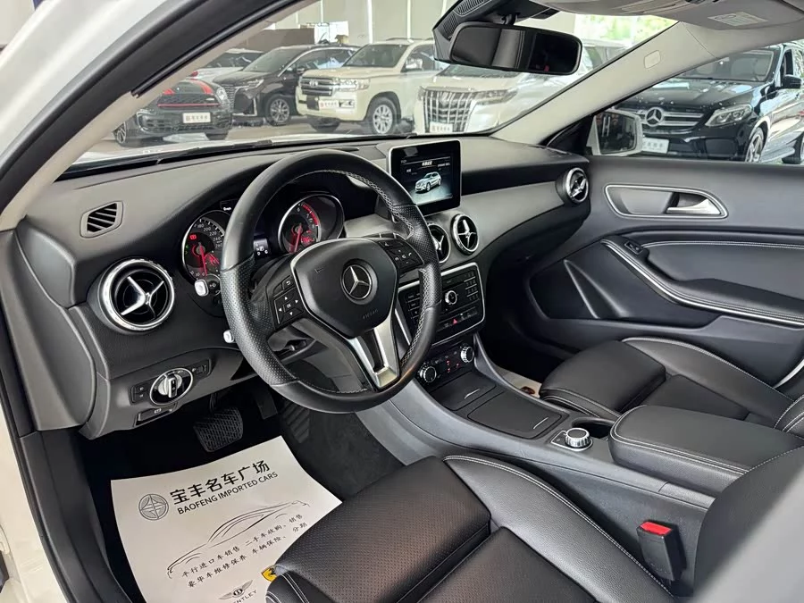 Mercedes Benz GLA