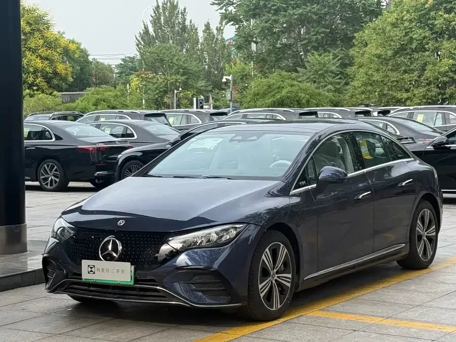 Mercedes Benz EQE