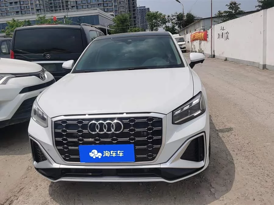 Audi Q2L