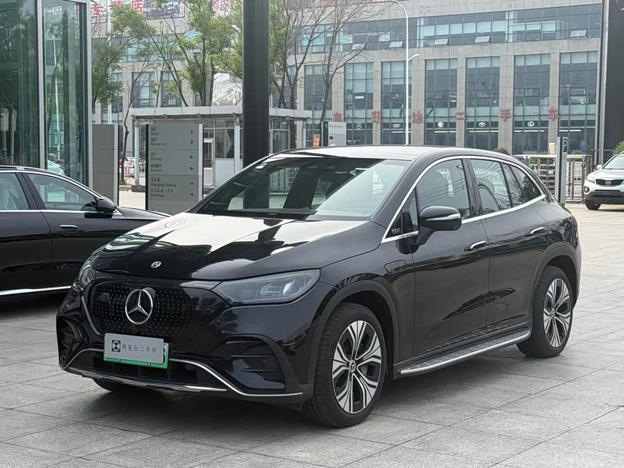 Mercedes Benz EQE SUV