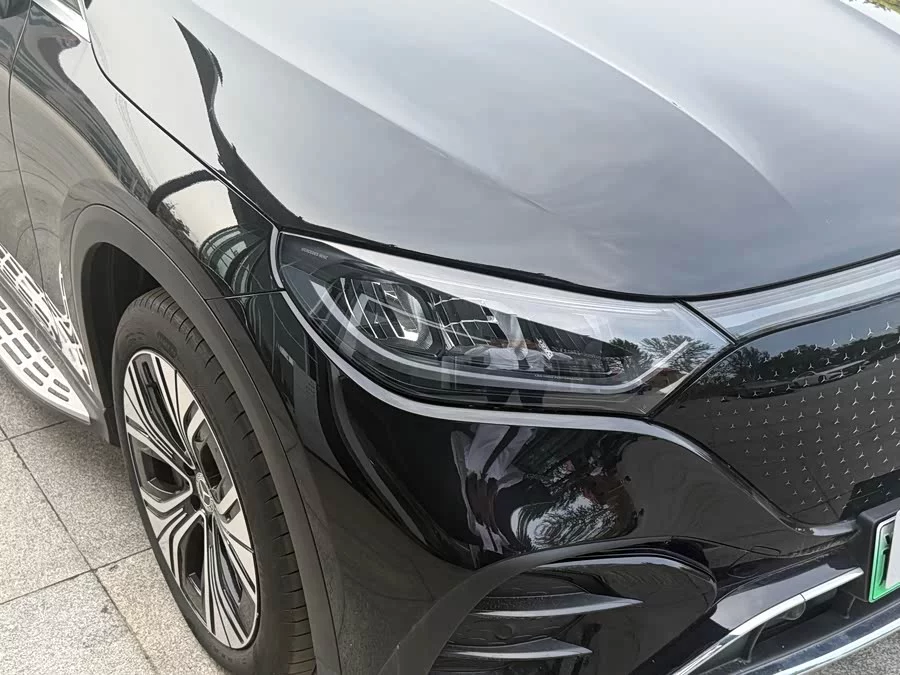 Mercedes Benz EQE SUV