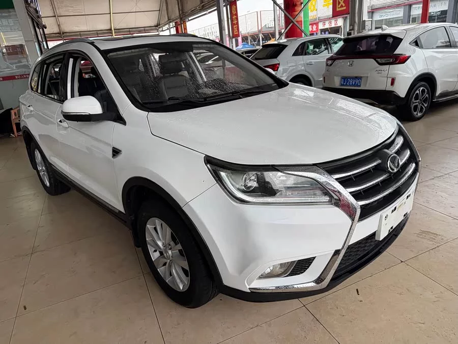 BAIC S6