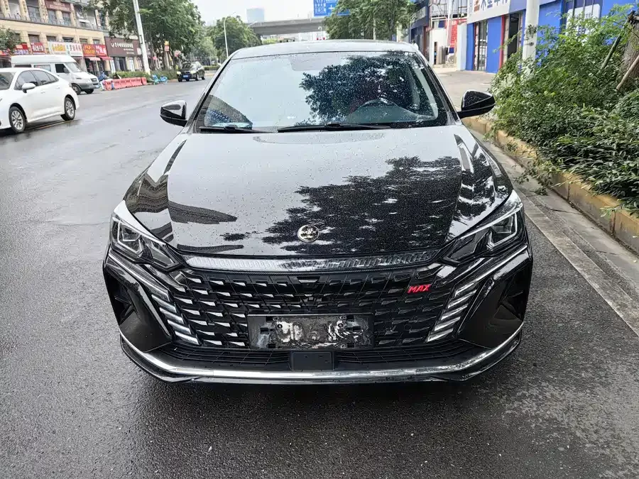 Dongfeng Yixuan MAX